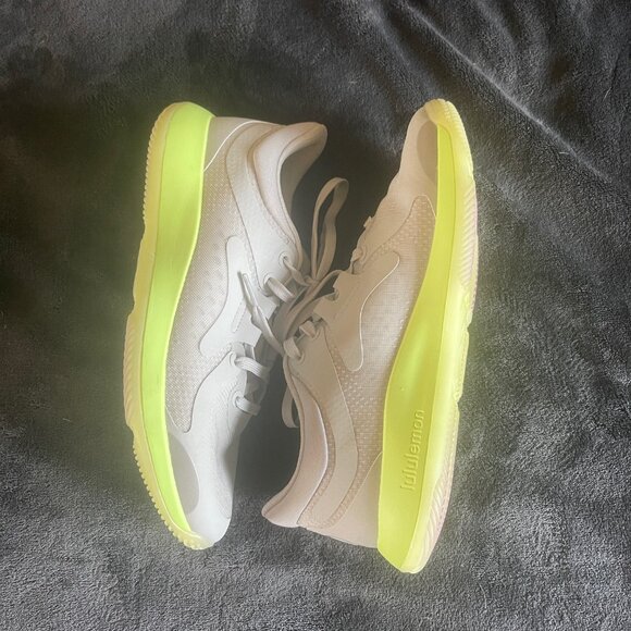 Gently Used Lululemon Strongfeel Training Shoes Vapor/Faded Zap Size 8 - Picture 3 of 5